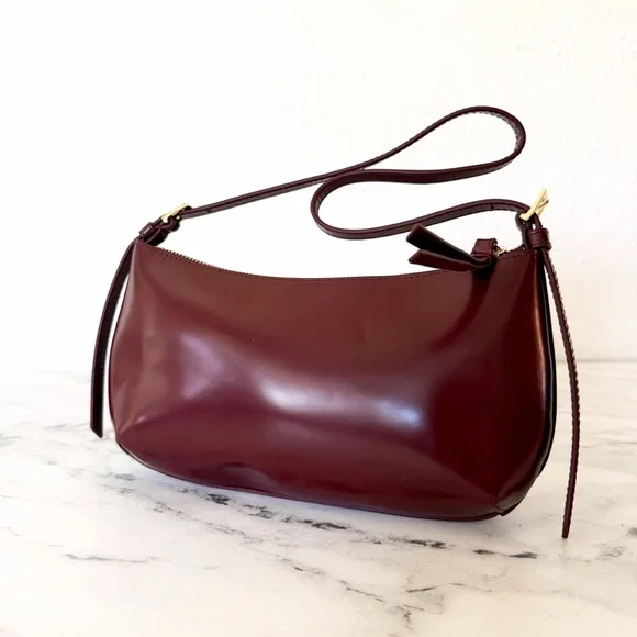 & Other Stories Sleek Leather Shoulder Bag in Burgundy Oxblood - Picture 2 of 14